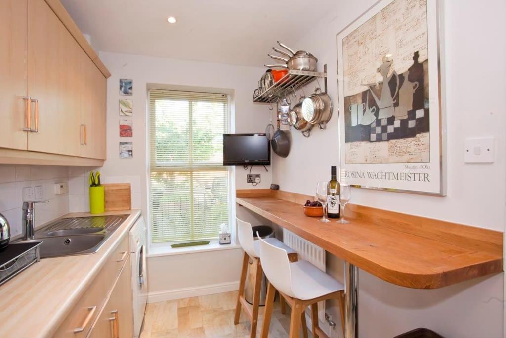 Walking Distance To Racecourse And City Centre York Exterior photo