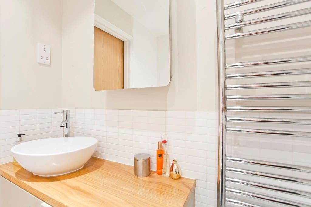 Walking Distance To Racecourse And City Centre York Exterior photo