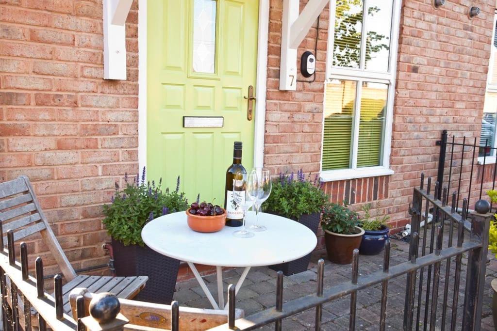 Walking Distance To Racecourse And City Centre York Exterior photo